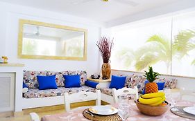 Beach Villas & Apartments Larimar